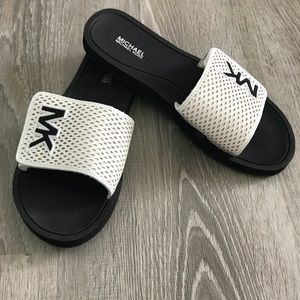 Michael Kors Slides NWOT 💯% authentic